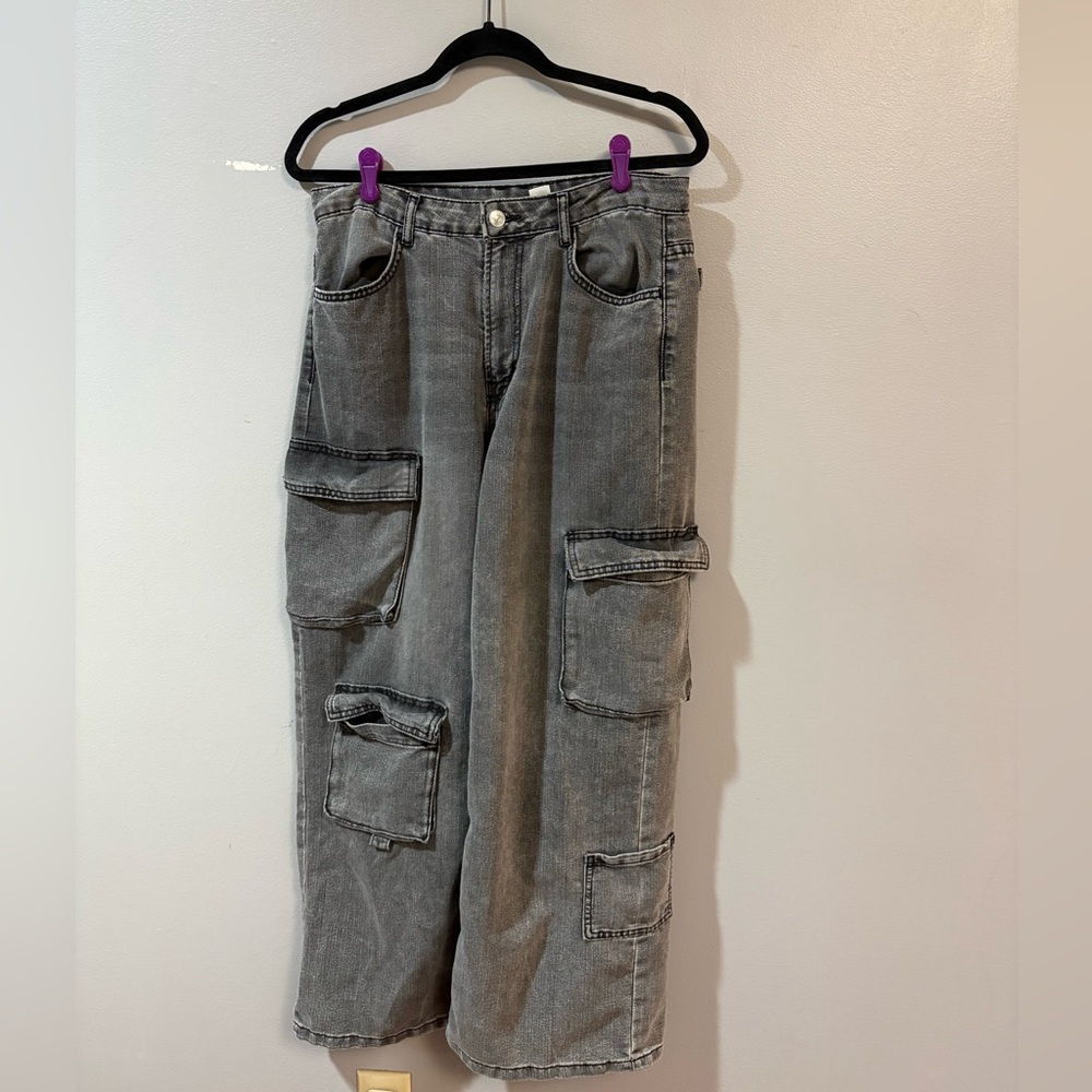 H&M Gray Wide Leg Cargo Jeans
